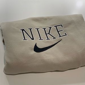 NIKE CREWNECK EMBROIDERED